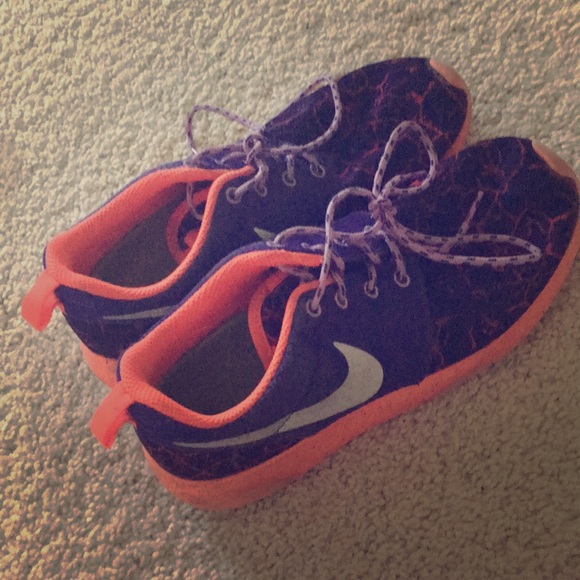 roshe tennis shoes